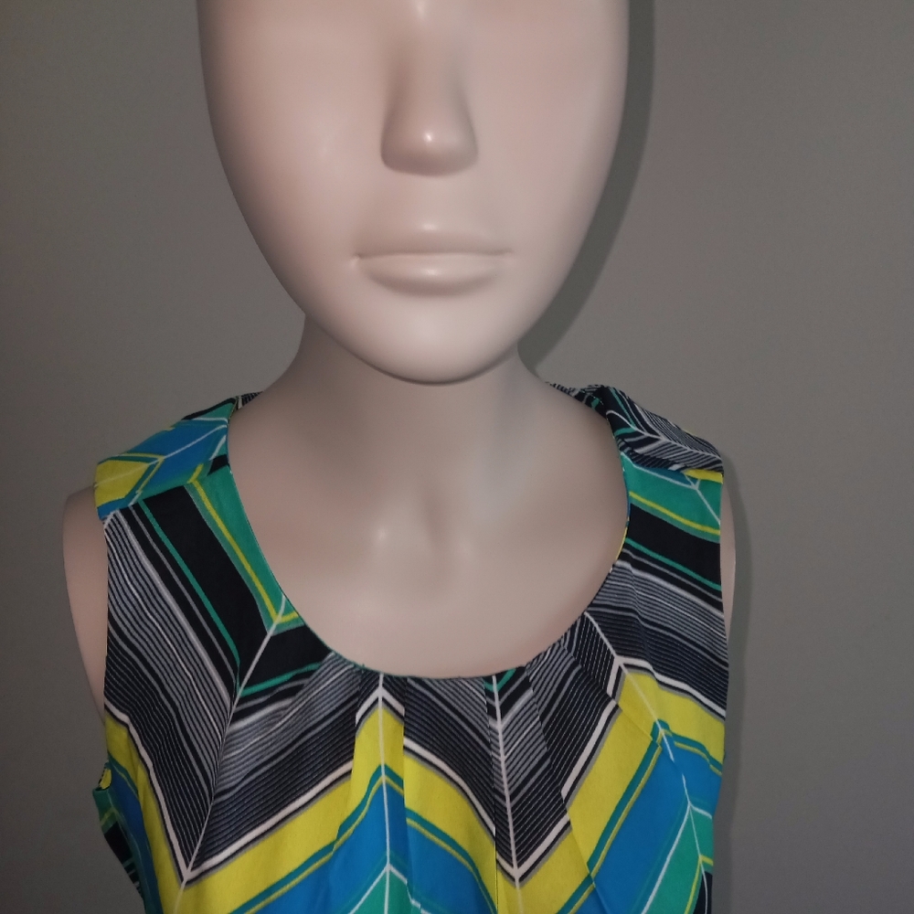 BANANA REPUBLIC geometric print top size extra small - Picture 4 of 7